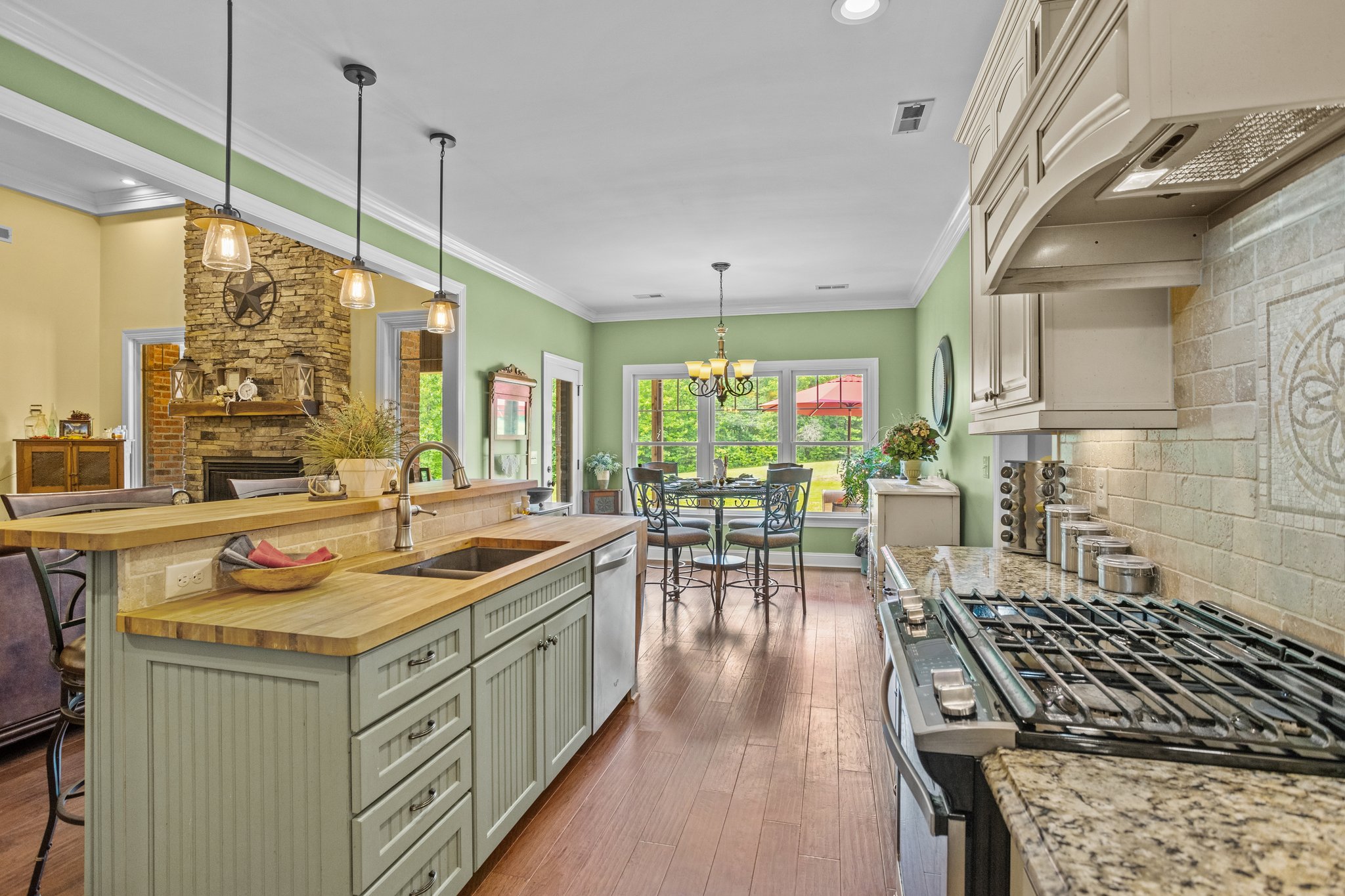 The Importance of High-Quality Images in Real Estate: Selling More Than Just Homes